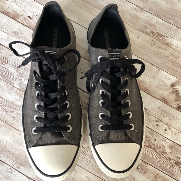 gray chuck taylors mens